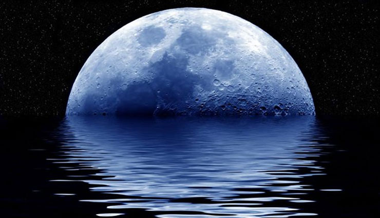 चंद्रमा पर पानी होने के संकेत मिले 