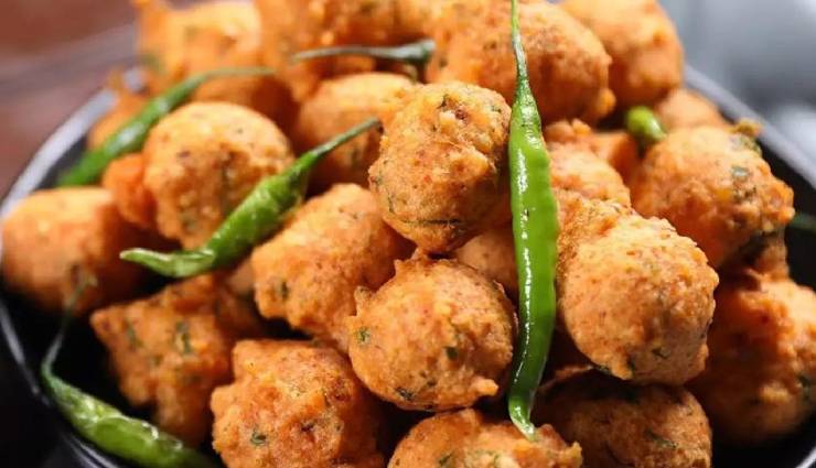 moong dal pakodi,moong dal pakodi ingredients,moong dal pakodi recipe,moong dal pakodi home,moong dal pakodi delicious taste,moong dal pakodi rainy season