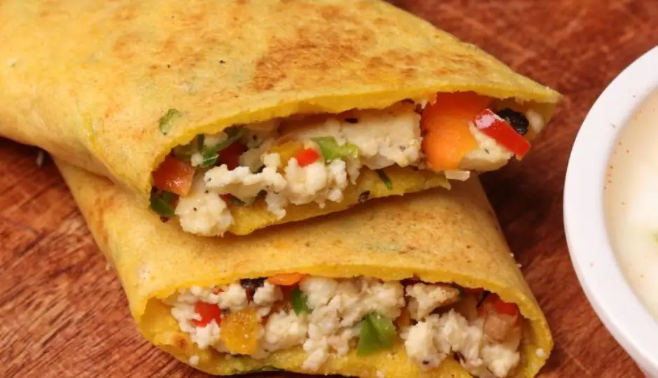 ब्रेकफास्ट में ट्राई करें प्रोटीन से भरपूर मूंग दाल पनीर चीला, झटपट लिख लें आसान रेसिपी