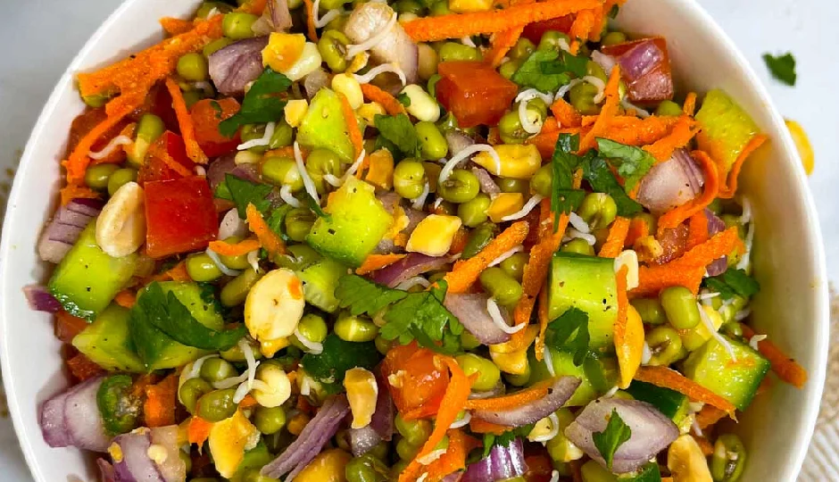 वजन घटाना है आसान? घर पर बनाएं मूंग दाल स्प्राउट्स, जानें तैयार करने का सही तरीका और खाने के हेल्दी ऑप्शन