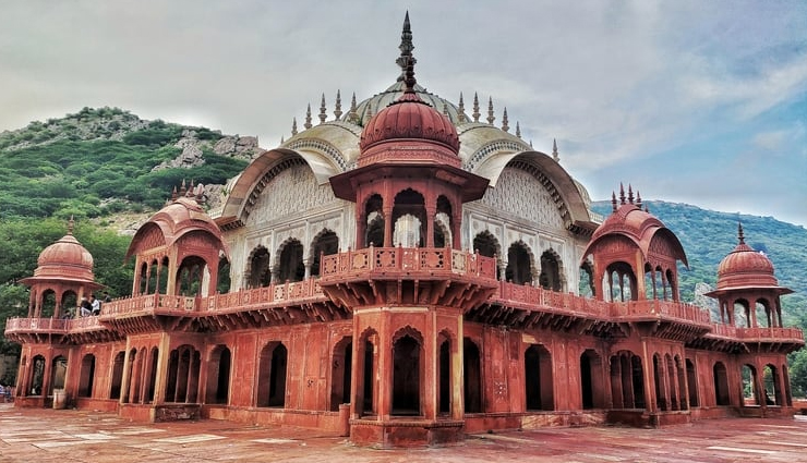 moosi maharani ki chhatri,cenotaph in alwar,beautiful architectural marvel,historical monument in alwar,moosi maharani ki chhatri alwar,alwar tourist attractions,heritage site in alwar,cultural significance of moosi maharani ki chhatri,alwar sightseeing,cenotaphs of rajasthan,architectural splendor in alwar,moosi maharani ki chhatri history,exploring alwar cenotaphs,must-visit places in alwar,moosi maharani ki chhatri architecture,alwar travel guide,alwar vacation destination,discovering the beauty of moosi maharani ki chhatri,alwar historical sites,captivating cenotaph in alwar