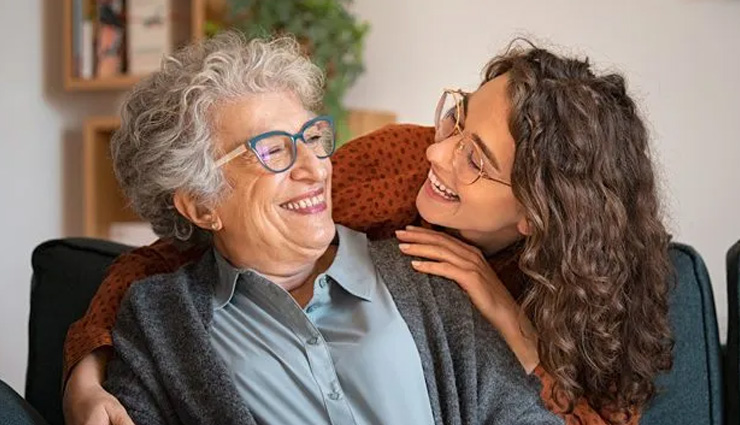 everyday tips for people with diabetes,diabetes management tips,diabetes self-care tips,managing diabetes at home,daily diabetes care routine,balanced diet for diabetes,blood sugar monitoring tips,physical activity for diabetes control,stress management for diabetics,how to care for feet with diabetes,diabetes emotional support,medication adherence for diabetes,sleep and diabetes management,stay hydrated with diabetes