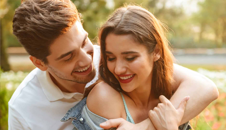 9 Ways To Tell Your Boyfriend You Need More Attention