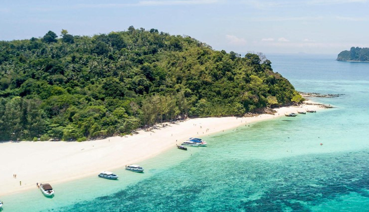 beautiful islands near phi phi island,stunning islands close to phi phi,breathtaking islands around phi phi,must-visit islands near phi phi,nearby islands from phi phi,picturesque islands near phi phi,top island destinations near phi phi,tropical getaways from phi phi,island hopping near phi phi,phi phi island neighboring islands