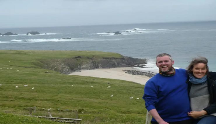 सुनसान टापू पर अनोखी नौकरी जिसके लिए 50 हजार में से चुना गया यह कपल