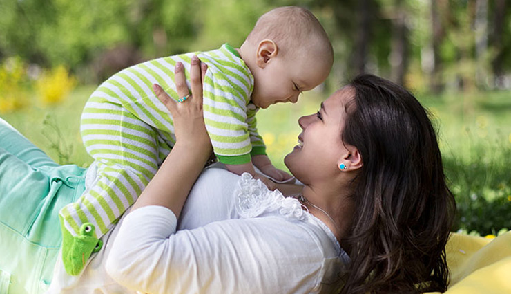 struggles that single moms go through,single moms face problems,single mother,motherhood,parenting tips,relationship tips,mates and me