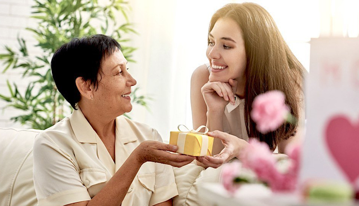mother in law,relationship with mother in law,tips to strengthen relationship with mother in law,relationship tips,relationship