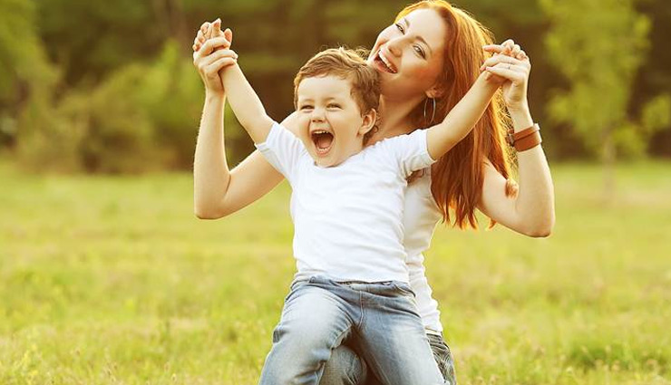 अपने बच्चों को जरूर सिखाएं फ़ैमिली वैल्यूज़, बना रहेगा संयुक्त परिवार 