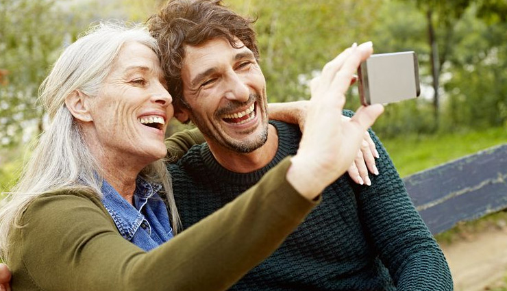 अपने बेटों की मानसिकता में लाए बदलाव, इन बातों की सीख से बनाए उन्हें एक जिम्मेदार इंसान