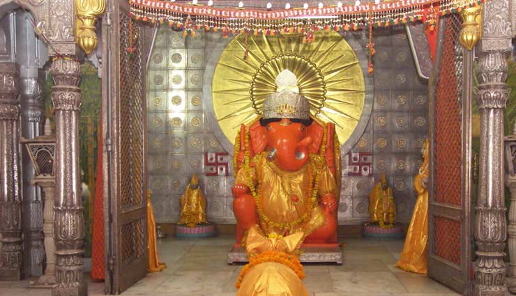 जयपुर : मोदकों की झांकी के साथ मोतीडूंगरी गणेश मंदिर में शुरु हुआ गणपति जन्मोत्सव 