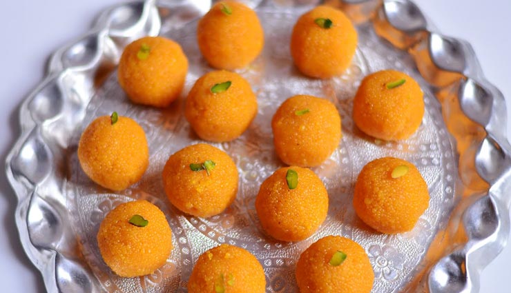 Ganesh Chaturthi 2019: घर पर ही बनाए 'मोतीचूर लड्डू', गणपतिजी को आएंगे पसंद #Recipe