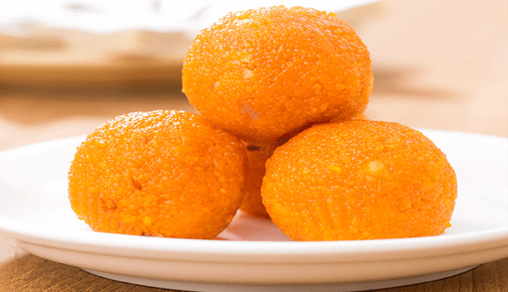 घर पर ही बनाए मोतीचूर के लड्डू बड़ी आसानी से #Recipe 