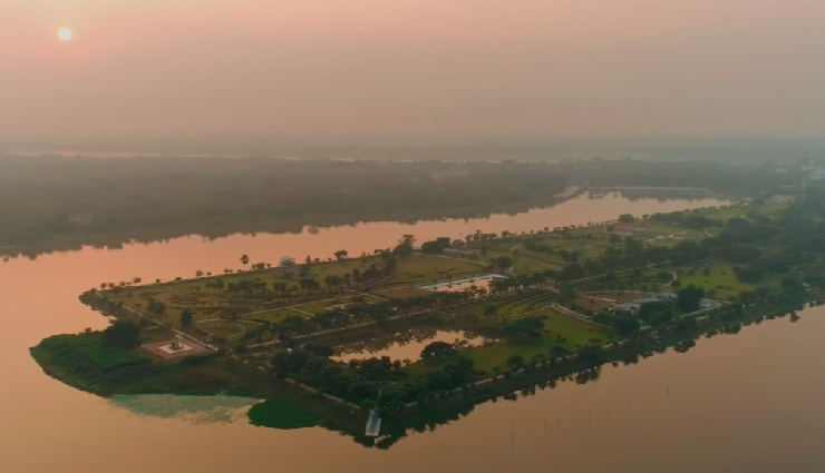 beautiful lakes in west bengal,mirik lake,jore pokhri lake,senchal lake,rasikbil lake,rabindra sarovar lake,santragachhi jheel,motijhil lake,benuka lake,amarabati lake,kolkata lake,kapil muni temple lake,samsing lake,bethuadahari lake,tajpur lake,west bengal tourism,scenic lakes,nature in west bengal,boating in west bengal lakes,top lakes to visit in west bengal