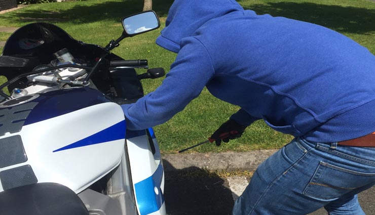 भीलवाड़ा : पुलिस ने किया वाहन चोर गिरोह का भंडाफोड़, लाखों की बाइक चुराकर बेचते 25 हजार में