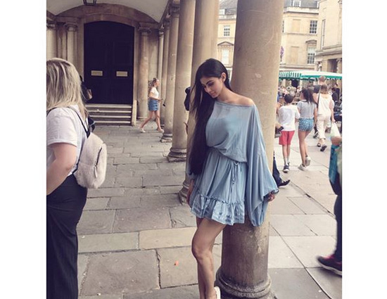 PICS She Maybe Missing From On-screen But is Sizzling in England