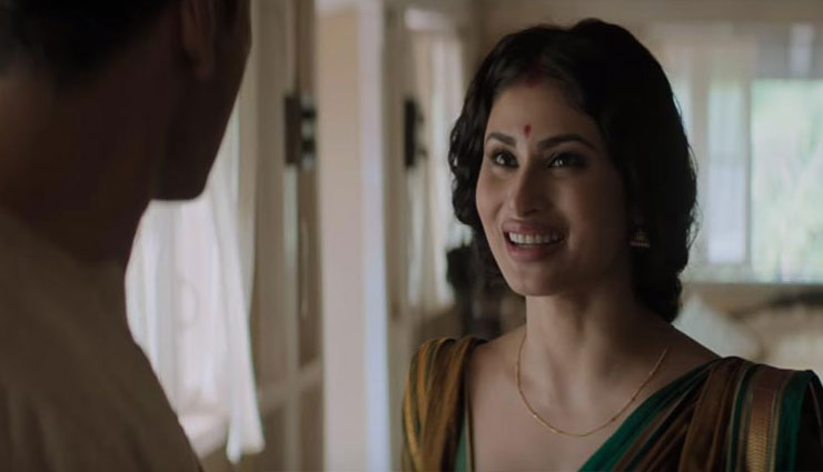 'गोल्‍ड' की बम्पर ओपनिंग के साथ 2018 की तीसरी सबसे बड़ी अभिनेत्री बनीं मौनी रॉय, इन 7 बड़ी हीरोइनों को किया पीछे