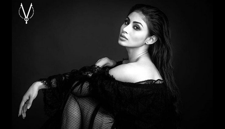 'गोल्ड' की सफलता से ख़ुश मौनी रॉय ने कराया हॉट एंड बोल्ड फोटोशूट, तस्वीरे वायरल