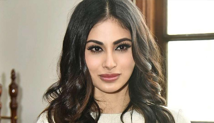mouni roy,international yoga day 2019,Akshay Kumar,gold,naagin,ekta kapoor,john abraham,yoga day 2019,entertainment,bollywood