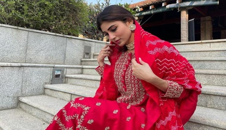 fashion tips,celebrity fashion,mouni roy look,mouni roy fashion