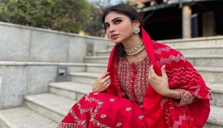 fashion tips,celebrity fashion,mouni roy look,mouni roy fashion