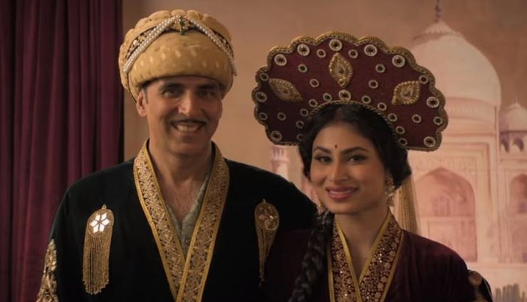 'गोल्ड' के रिलीज से पहले ही मौनी रॉय को मिल गई थी तीन बड़ी फिल्मे, अक्षय ने किया खुलासा...