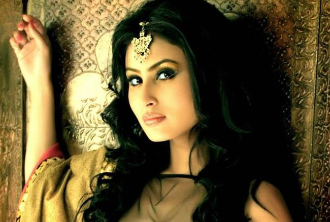 'गोल्ड' को मिली शानदार ओपनिंग से खुश हैं मौनी रॉय, कहा कुछ ऐसा... bollywood,mounu roy,gold,Akshay Kumar,gold box office collection