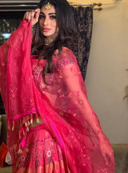 bollywood,mouni roy,mouni roy hot photos,mouni roy photos,mouni roy viral photos,mouni roy pics,mouni roy viral pics