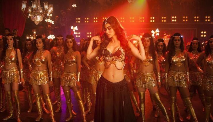 KGF: 'गली-गली में...' पर मोनी रॉय ने बिखेरा अपनी कातिलाना अदाओं का जलवा, देखे वीडियो bollywood,kgf,mouni roy,tridev,gali gali main song