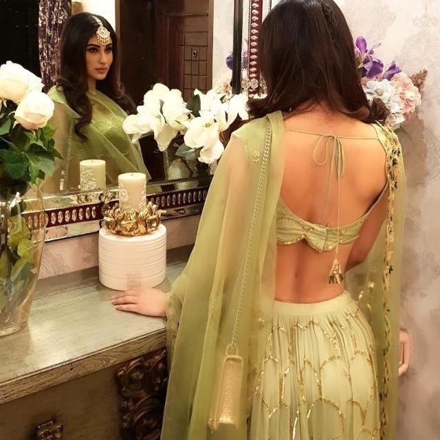 bollywood,mouni roy,mouni roy hot photos,mouni roy photos,mouni roy viral photos,mouni roy pics,mouni roy viral pics