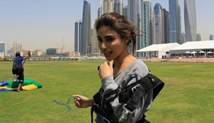 mouni roy,mouni roy pics,mouni roy skydiving pics,dubai,mouni roy new movie,mouni roy debut movie,entertainment,bollywood