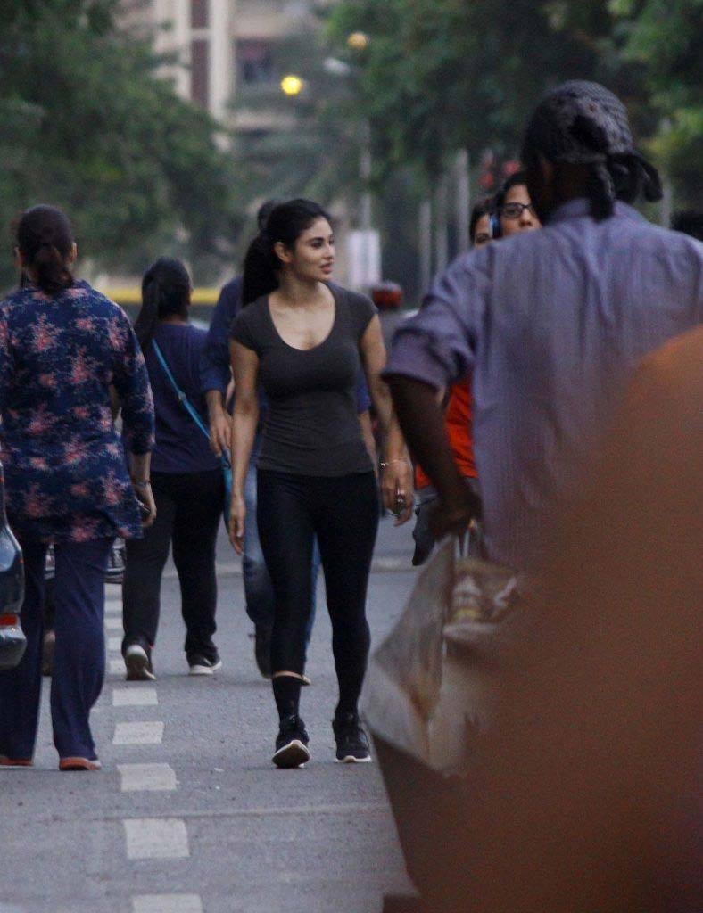 bollywood,mouni roy,gold,Akshay Kumar,mumbai,bandra