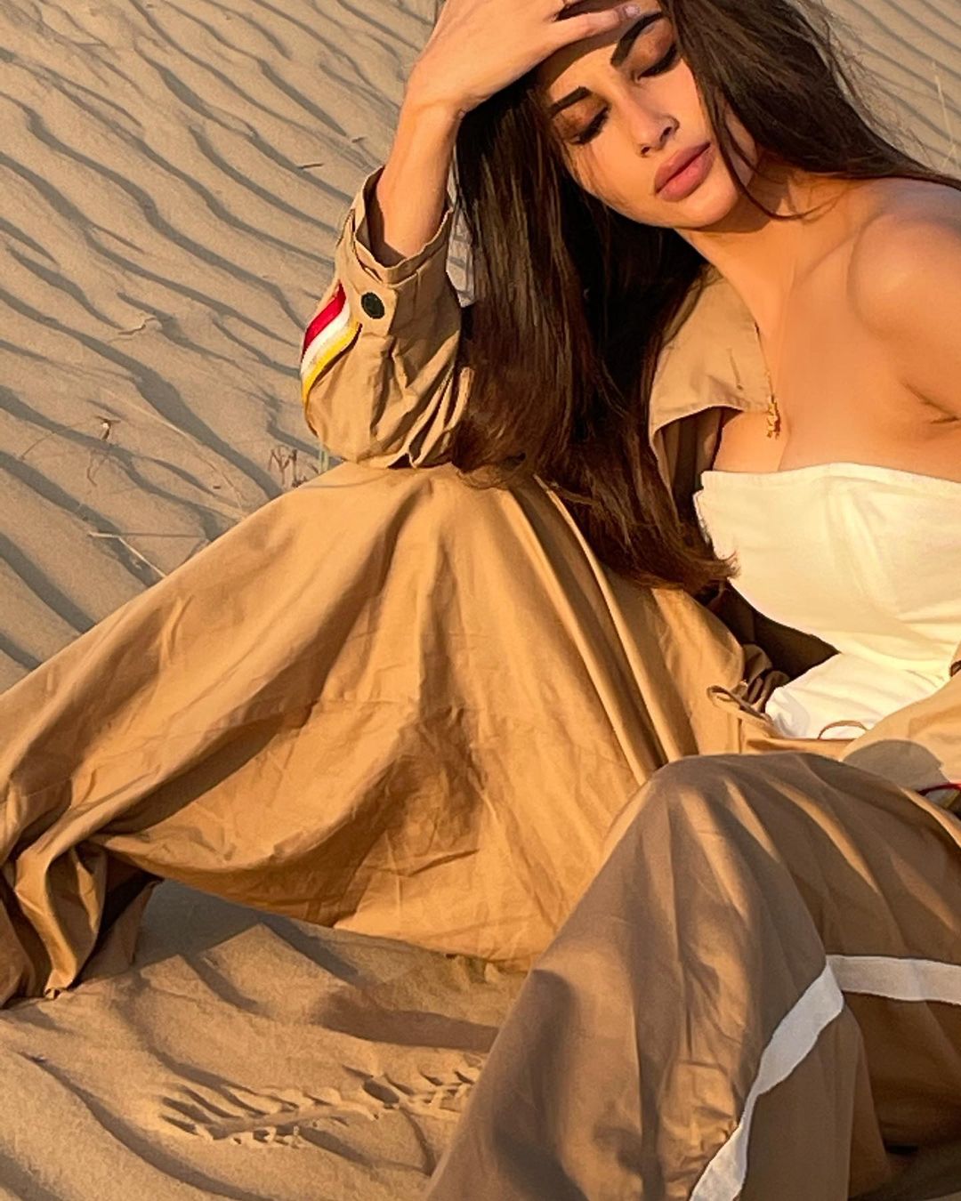 mouni roy,mouni roy hot photos,mouni roy latest photoshoot,mouni roy latest pics,mouni roy news,mouni roy photos,entetainment,bollywood news