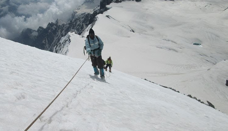 skiing in himachal pradesh,top skiing places himachal,kufri skiing,narkanda ski destination,solang valley skiing,skiing near manali,heli-skiing mount deo tibba,chanderkhani pass skiing,hanuman tibba skiing,rohtang pass skiing,mahasu ridge skiing,fagu skiing himachal,sethan skiing,best ski resorts himachal,himachal skiing destinations,skiing trips himachal pradesh,winter sports himachal pradesh,skiing adventure himachal,ski slopes himachal pradesh