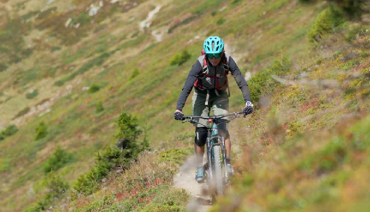 adventure activities in rishikesh,thrilling pursuits in rishikesh,outdoor adventures in the himalayas,rishikesh adventure sports,river rafting in rishikesh,camping in the wilderness of rishikesh,cliff jumping adventures,kayaking on the ganges river,bungee jumping in rishikesh,mountain biking trails in rishikesh