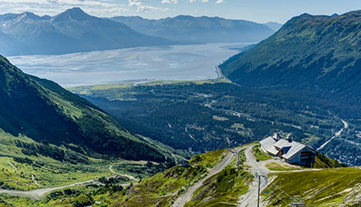 beautiful mountain towns,mountain towns to visit in the world,lucerne,switzerland,riobamba,ecuador,girdwood,alaska,bled,slovenia,whistler,british columbia,canada