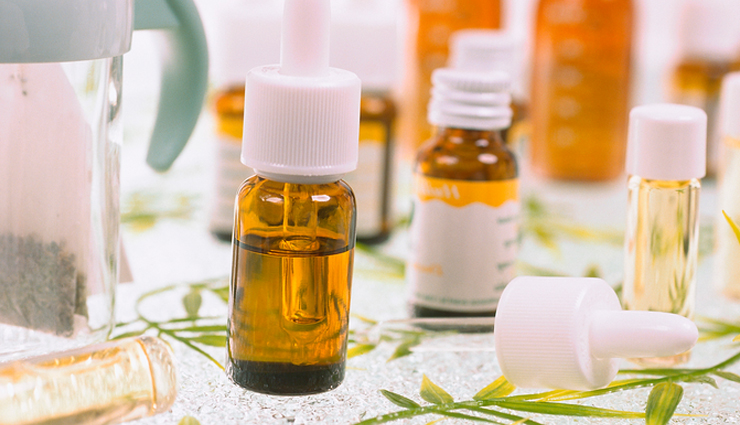 tea tree oil health benefits,uses of tea tree oil for health,tea tree oil benefits guide,health benefits of tea tree essential oil,tea tree oil healing properties,natural health benefits tea tree oil,tea tree oil for wellness,tea tree oil benefits explained