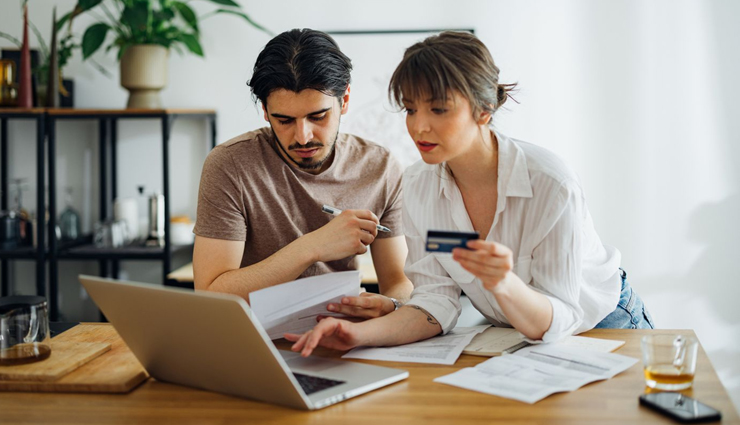 cohabitation benefits,moving in together benefits,living together reasons,cohabitation pros,partner cohabitation benefits,reasons for living together,cohabitation advantages,partner living together benefits,moving in together pros