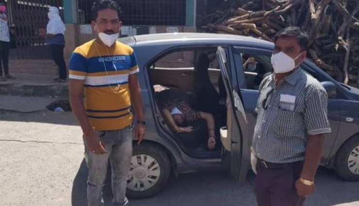 MP Corona Update: इलाज न मिलने से जबलपुर में वृद्धा की कार में हुई मौत; छोटे शहरों में भी पैर पसार रहा कोरोना