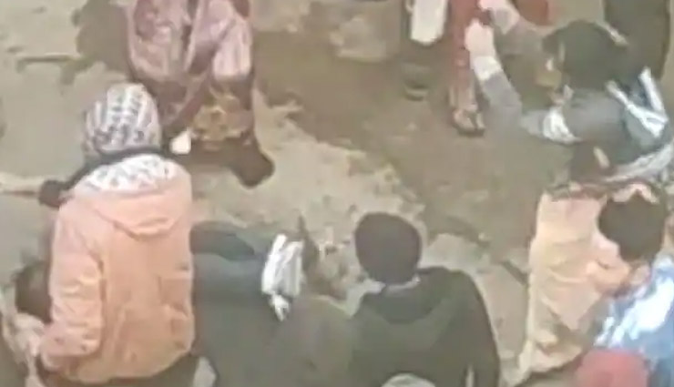  MP News: छेड़खानी के शक में युवक के हाथ-पैर बांधकर सड़क पर  घसीटा,  बरसाए डंडे