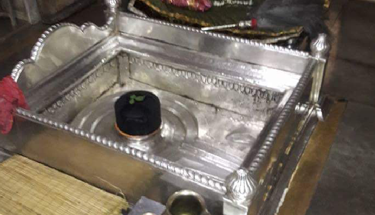 varanasi temples,must visit temples,religious sites varanasi,kashi vishwanath temple,durga kund temple,kaal bhairav temple,maa annapurna temple,nepali hindu temple,sankat mochan hanuman temple,vishalakshi temple,tulsi manas temple,new vishwanath temple,mrityunjay mahadev temple,spiritual pilgrimage varanasi,temples in varanasi india,ancient temples varanasi,sacred sites varanasi,tourist attractions varanasi,religious landmarks varanasi,heritage temples meghalaya