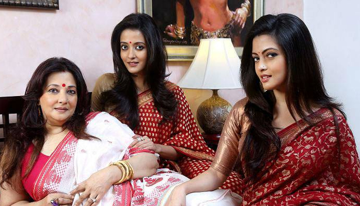 Hema Malini,Sharmila Tagore,Bollywood stars,dimple kapadia,super star moms of bollywood and their flop daughters,b-town,munmun sen,riya sen,raima sen,tanuja,tanisha mukhjerjee,esha deol,soha ali khan,rinkie khanna