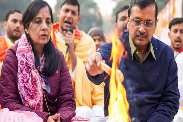 ED की कार्रवाई पर अरविंद केजरीवाल की पत्नी सुनीता की प्रतिक्रिया, सत्ता के अहंकार में हैं PM