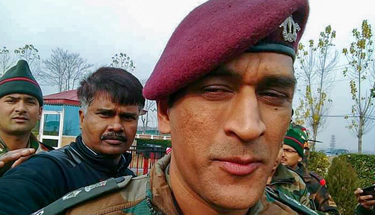 ms dhoni independance day,ms dhoni 15 august,ms dhoni leh ladakh,ms dhoni,ms dhoni news in hindi,news,news in hindi