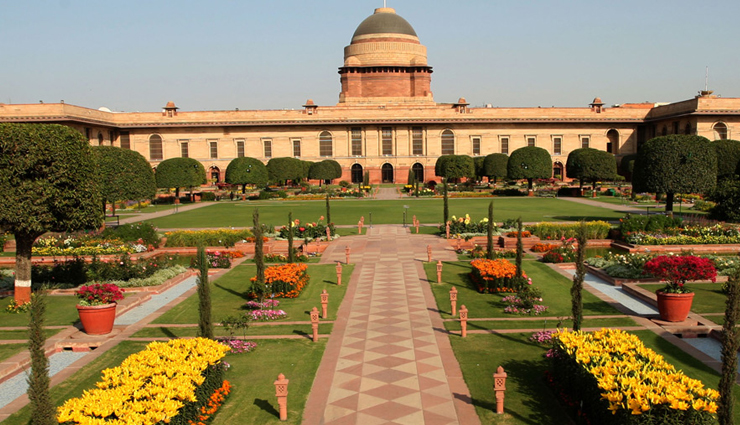 best gardens of the country attract tourists,holidays,travel,tourism