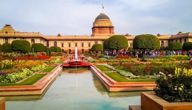 mughal garden,138 types of roses in garden,holidays,travel,tourism,know about mughal garden ,हॉलीडेज, ट्रेवल, टूर्स,टूरिज्म, 138 किस्म के गुलाब देखने के लिए जाएं मुगल गार्डन,