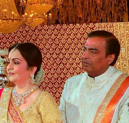isha ambani-anand piramal wedding,isha ambani,marriage photos,anand piramal,mukesh ambani,sachin tendulkar,harbhajan singh,ranveer singh,deepika padukone,priyanka chopra,nick jonas