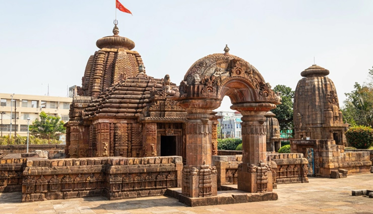 bhubaneswar tourist attractions,nearby places to visit from bhubaneswar,odisha tourism spots,bhitarkanika national park wildlife,puri rath yatra festival,mukteshwar temple architecture,tribal arts museum bhubaneswar,balukhand-konark wildlife sanctuary safari,konark sun temple unesco site,odissi dance festival,wildlife sanctuary near bhubaneswar,mukteswara dance festival,bhitarkanika eco-tourism,tribal culture in odisha,mukteshwar temple sculptures