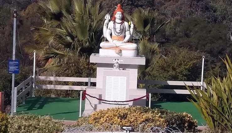 lord shiva temples worldwide,famous shiva temples,shiva temples to visit in sharavan,top shiva temples,global shiva temples,sacred shiva sites,hindu pilgrimage destinations