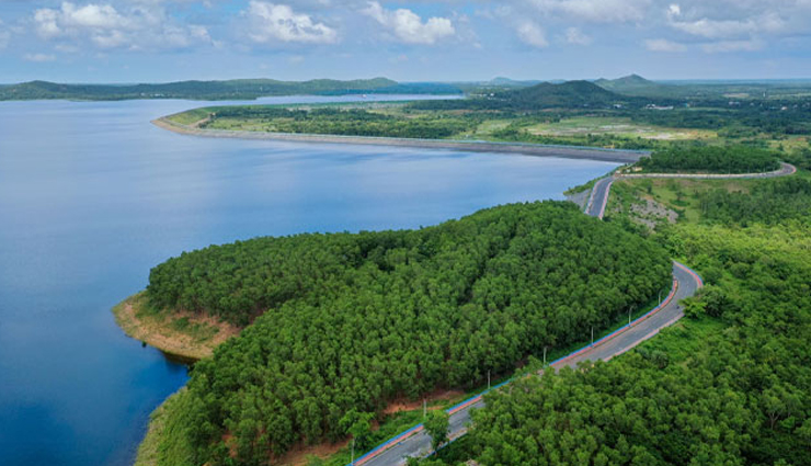 monsoon destinations west bengal,top places to visit in west bengal,best monsoon spots west bengal,mukutmanipur attractions,diamond harbour travel guide,bakkhali beach visit,sundarbans tourism,bakreswar travel tips,santiniketan monsoon visit,sonajhuri forest attractions,barrackpore sightseeing,tajpur beach guide