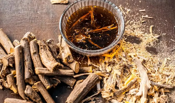 mulethi benefits,cough relief,health news hindi,ayurveda,herbal remedies,wellness,healthy living,respiratory health,immune support,holistic healing